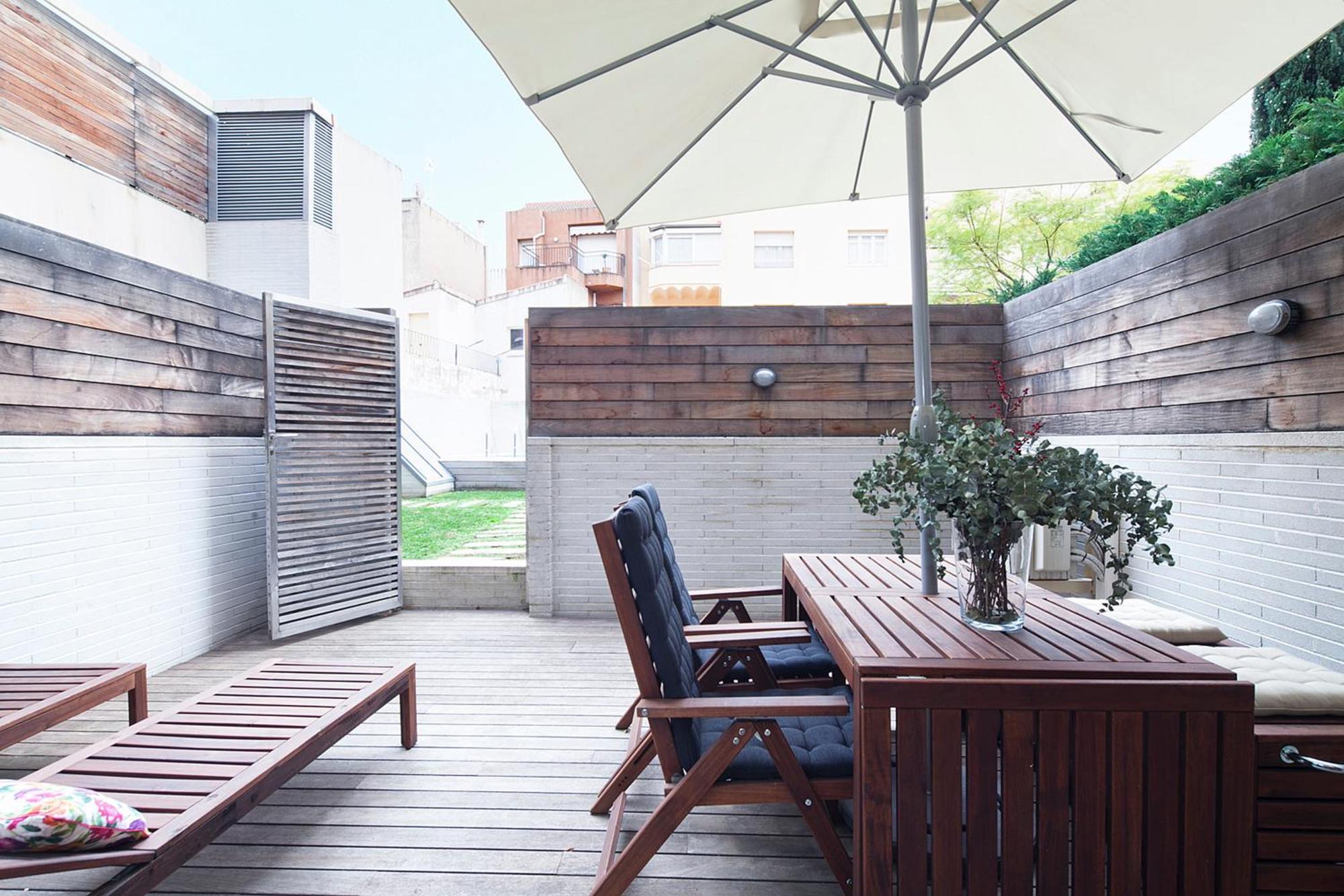 My Space Emirates - Splendid Apartment With Terrace And Pool Near Park Gueell Барселона Экстерьер фото
